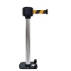 Poteau de guidage jaune usage intérieurextérieur sangle noire 10m x 50mm base lourde à roulettes