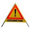 Tripode pliable pour signalisation temporaire de DANGER GEOMETRE 700mm ouvert 850x830x830mm classe 1